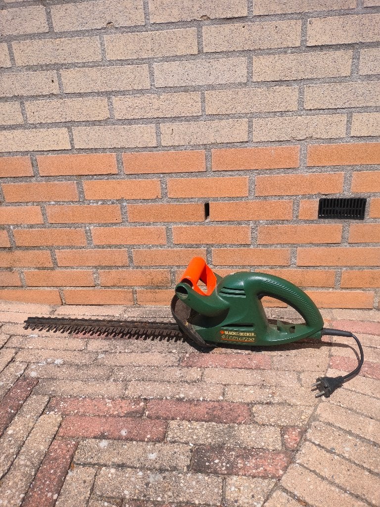 Goed werkende electrische heggeschaar, Ophalen, Gebruikt, Elektrisch, Black&Decker