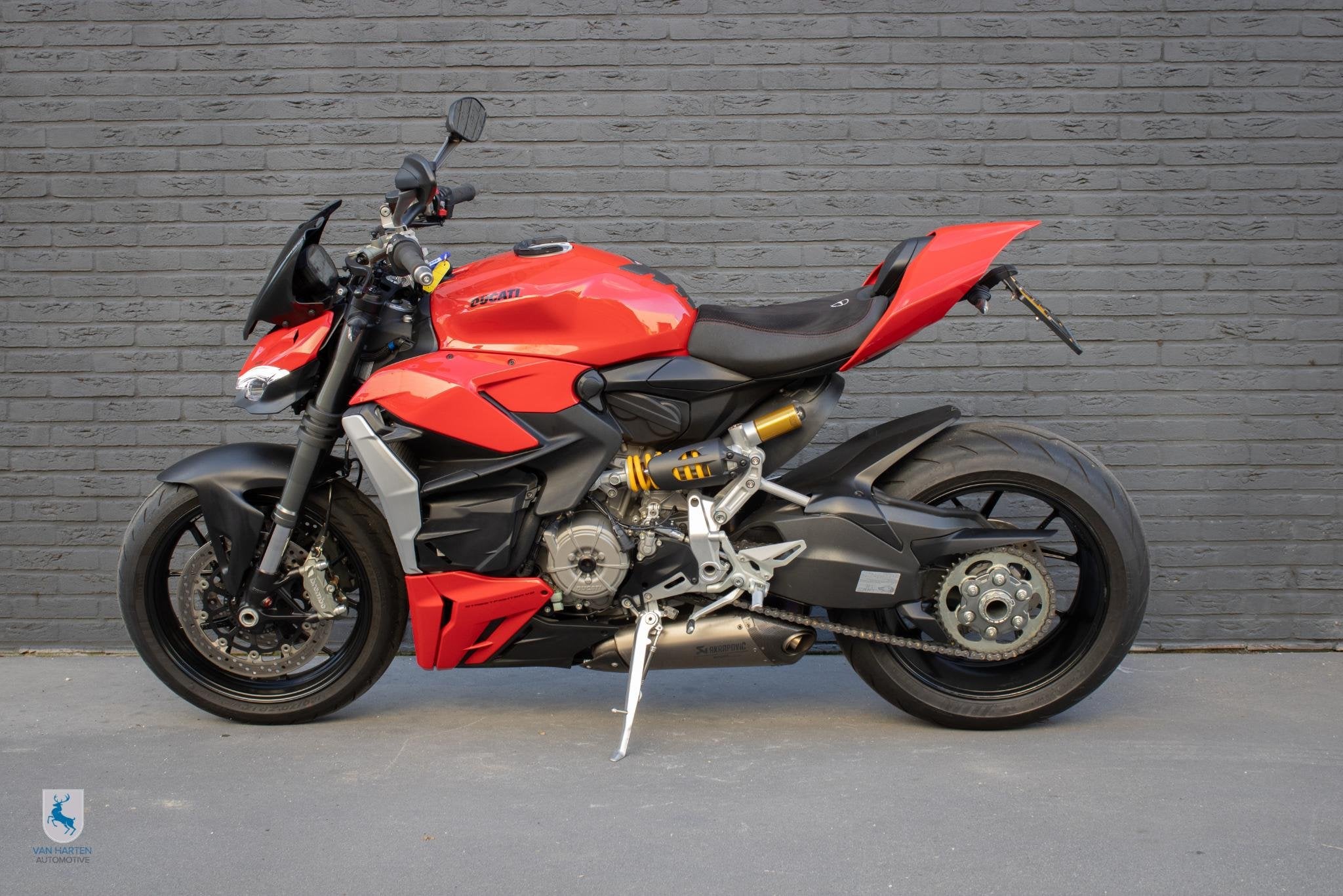 Ducati Streetfighter V2 / Akrapovic / BTW, Motoren, Info@ducati.com, Ducati North Europe B.V., ABS, Maanweg 174
2516 AB  Den Haag, NL