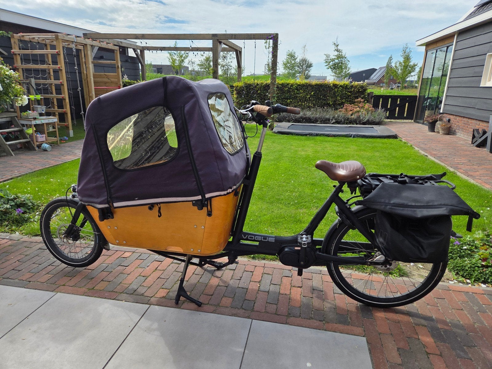 Bakfiets Vogue Carry 2- Elektrisch met huif en kussens, Fietsen en Brommers, Ophalen, Gebruikt, 4 kinderen of meer, Elektrisch