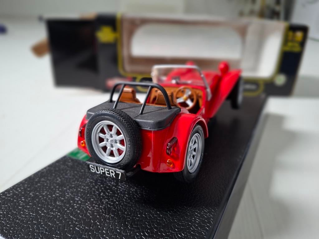 Caterham Super Seven modelauto - Rood - Zo goed als nieuw, Ophalen of Verzenden, Zo goed als nieuw, Auto, Overige merken