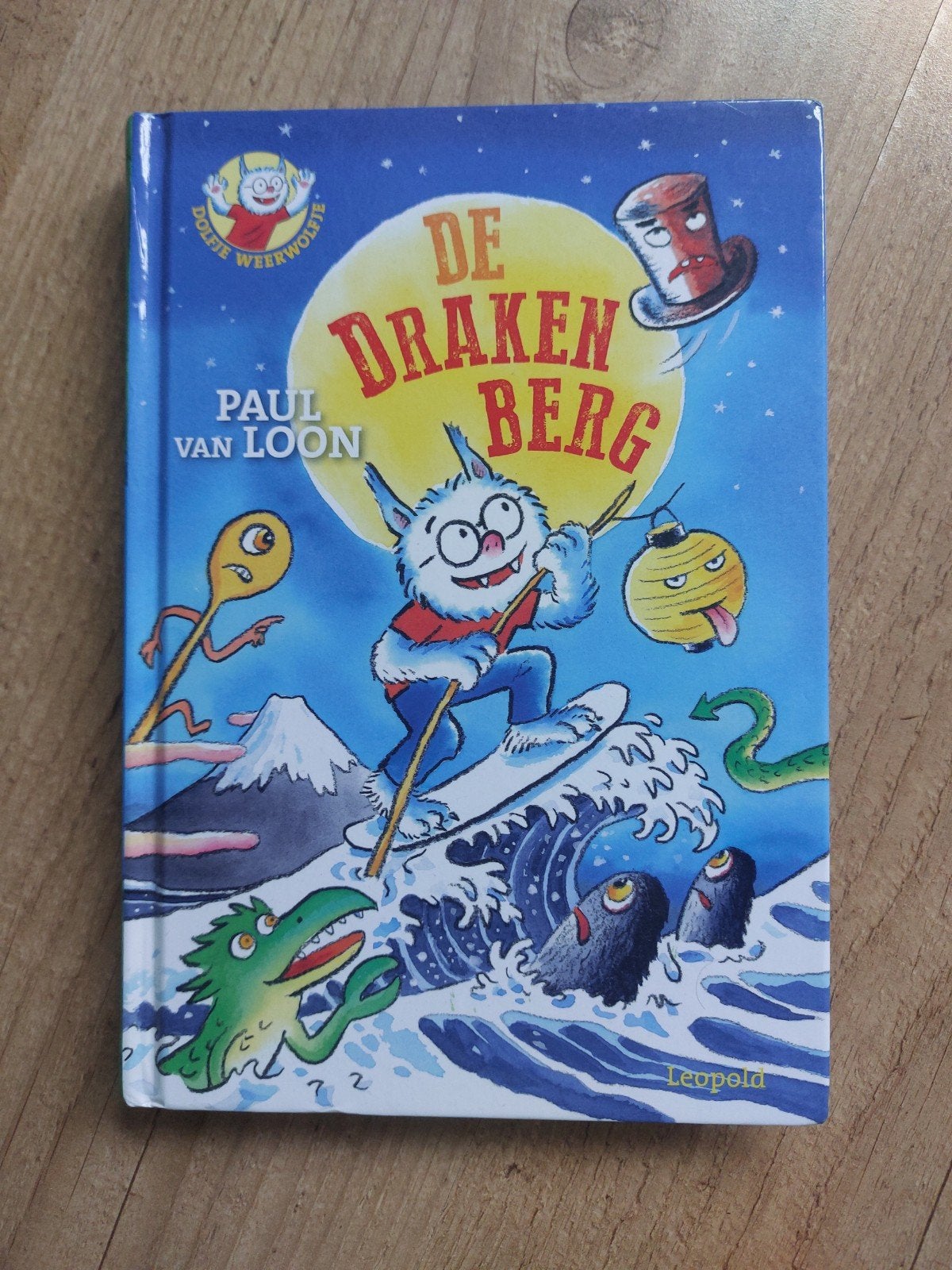 Dolfje Weerwolfje - De Drakenberg (Nummer 22), Ophalen of Verzenden, Zo goed als nieuw, Paul van Loon, Fictie algemeen