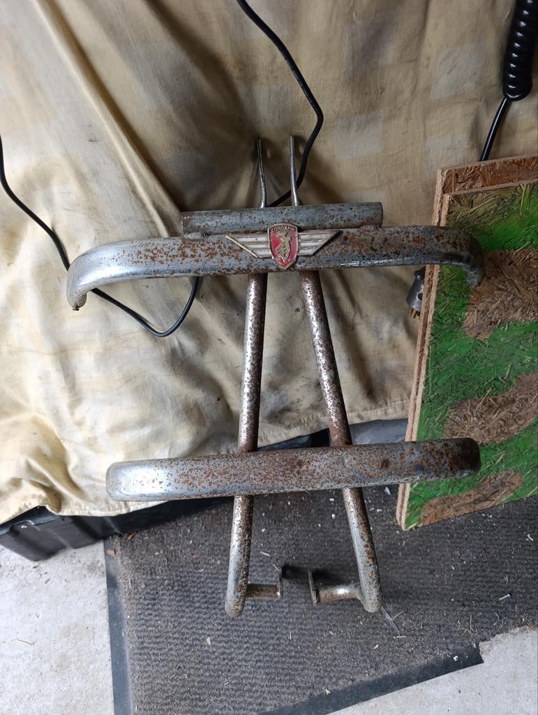 Bescherm beugel voor Zundapp.  Komt van een 517 af., Ophalen, Gebruikt