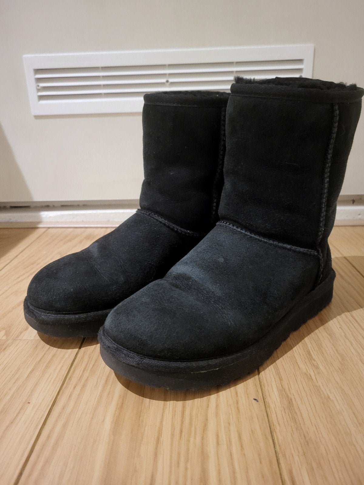 Ugg classic short Black suède, UGG, Verzenden, Zwart, Lage of Enkellaarzen