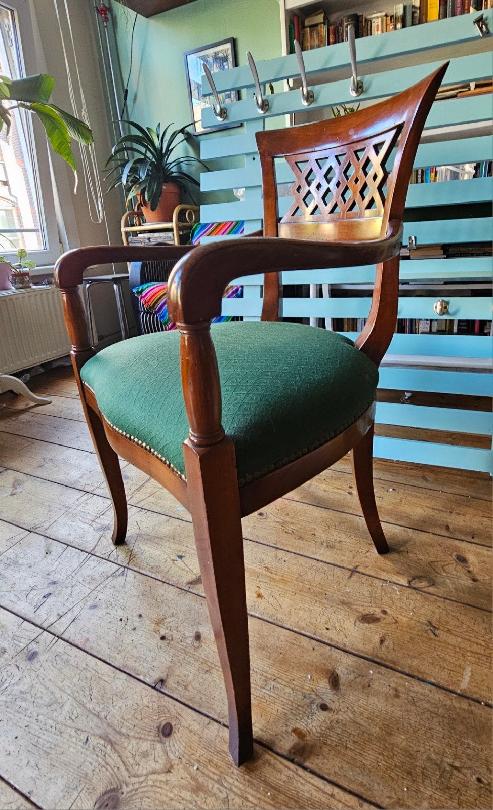 Antieke kersenhouten stoel met groene bekleding, Ophalen