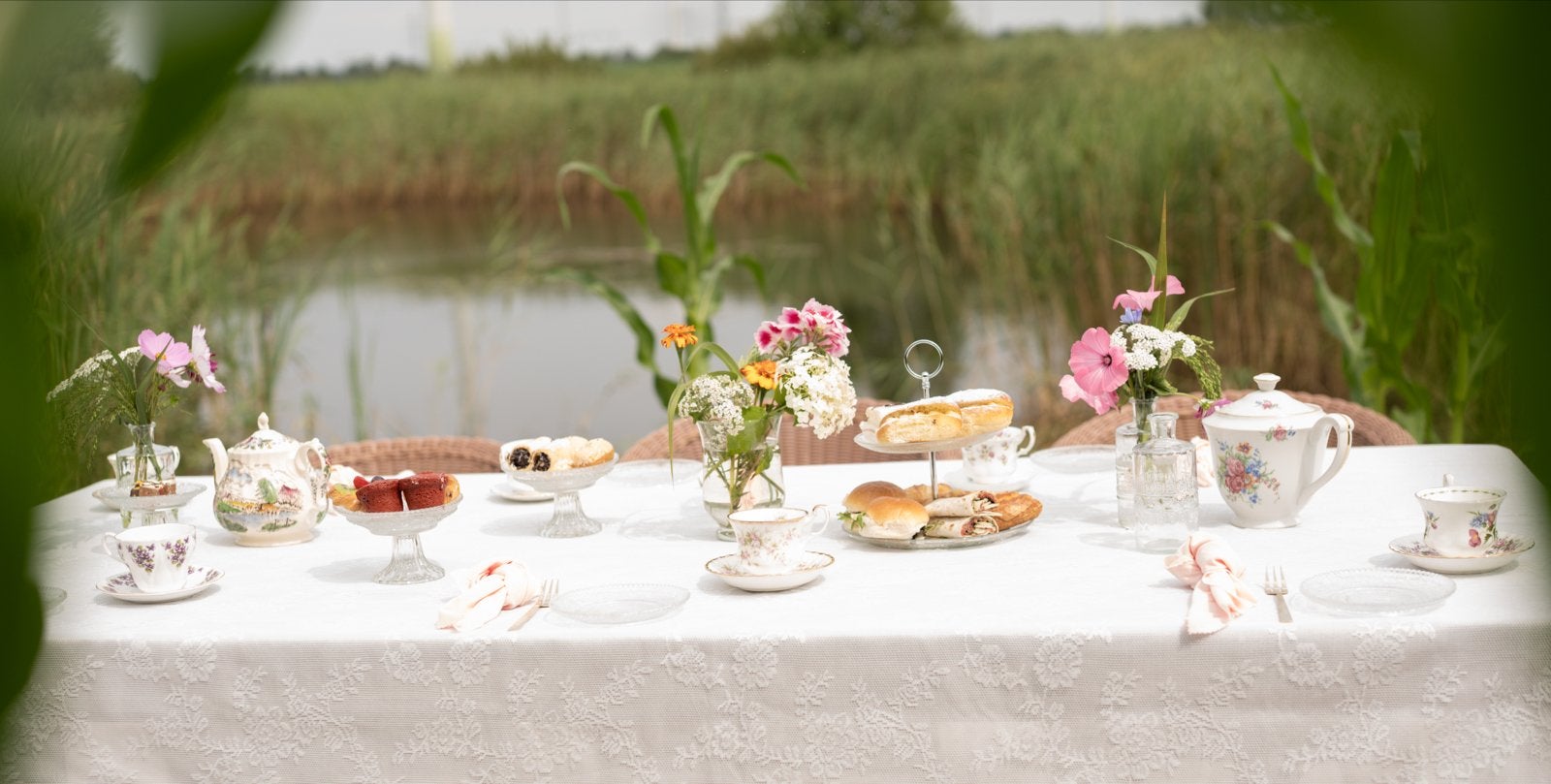 Te huur: Vintage High Tea Servies Set, Ophalen