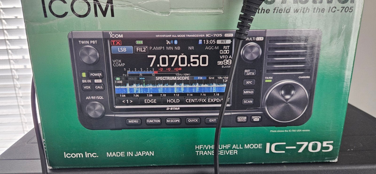ICOM IC 705 COMPLEET  +NEDELANDSE BESCHRIJVING, Ophalen of Verzenden, Zo goed als nieuw, Zender en Ontvanger