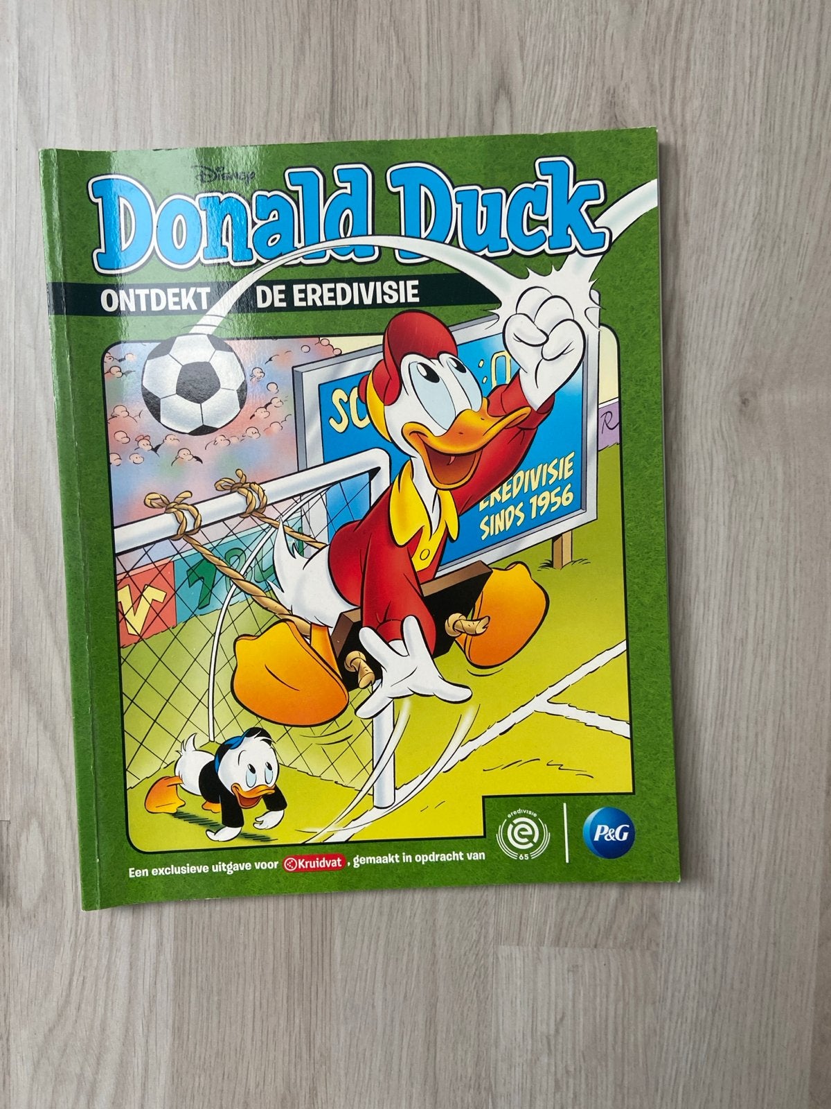 Donald Duck voetbal specials - Eredivisie & WK 2010, Ophalen, Zo goed als nieuw, Overige typen