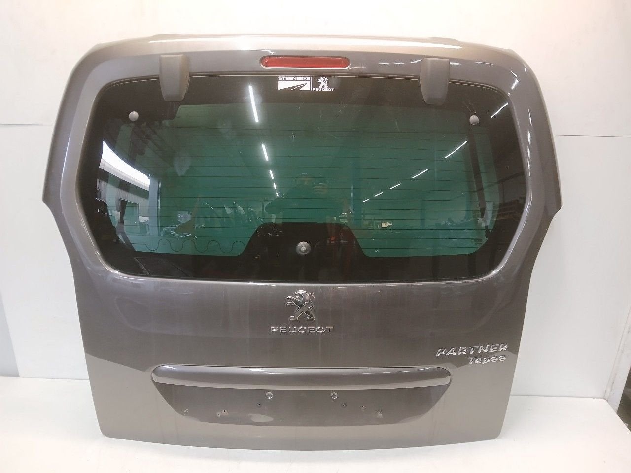 Achterklep Peugeot Partner, Onderdelen@venauto.nl, Van der Ven Autorecycling B.V., Gebruikt, Ettenseweg 76, 4706 PB Roosendaal, The Netherlands