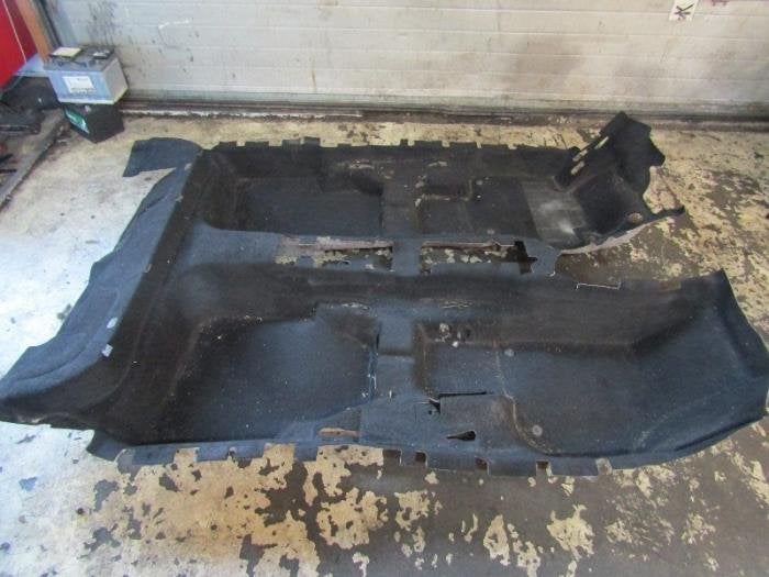 Vloerbedekking van een Skoda Superb, Gebruikt, -, Verzenden, -
