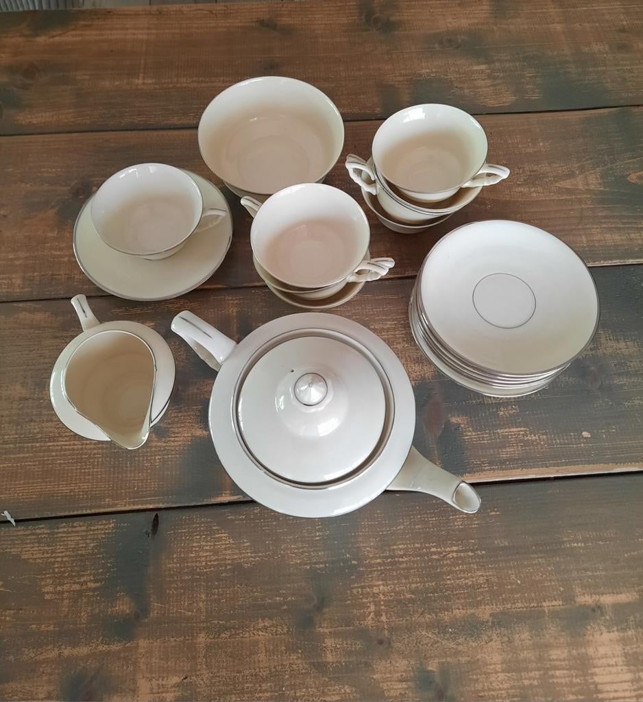 Theeservies met zilveren rand  (czechoslovakia), Antiek en Kunst, Ophalen of Verzenden