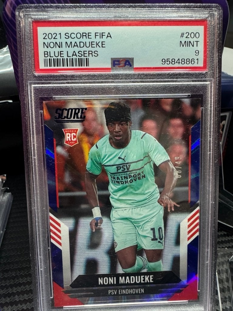 Noni Madueke Rookie Blue Lasers /49 PSA 9, Buitenlandse clubs, Ophalen of Verzenden, Panini, Poster, Plaatje of Sticker
