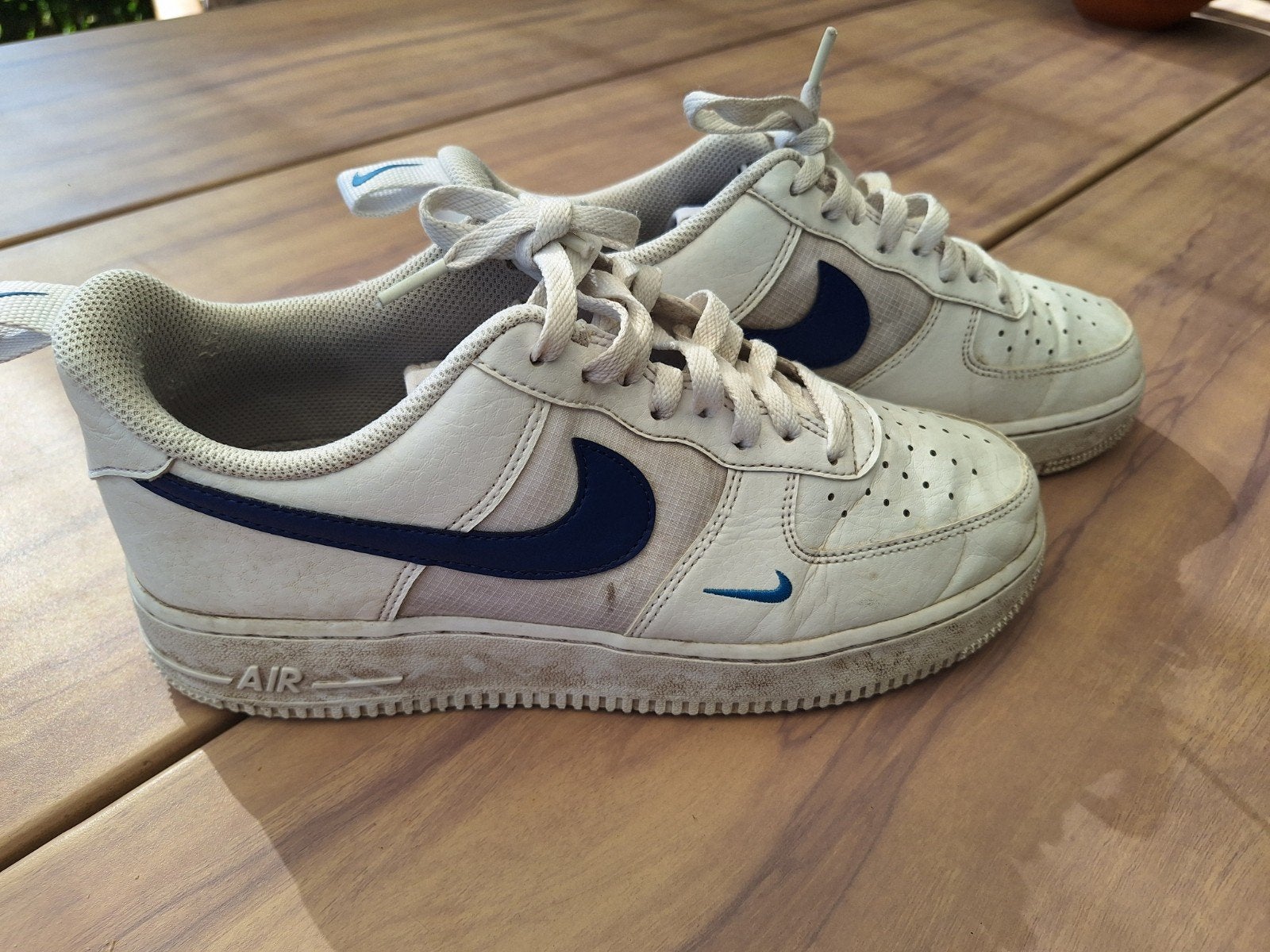Nike Air Force 1 Sneakers - maat 42, Ophalen of Verzenden, Gedragen, Wit
