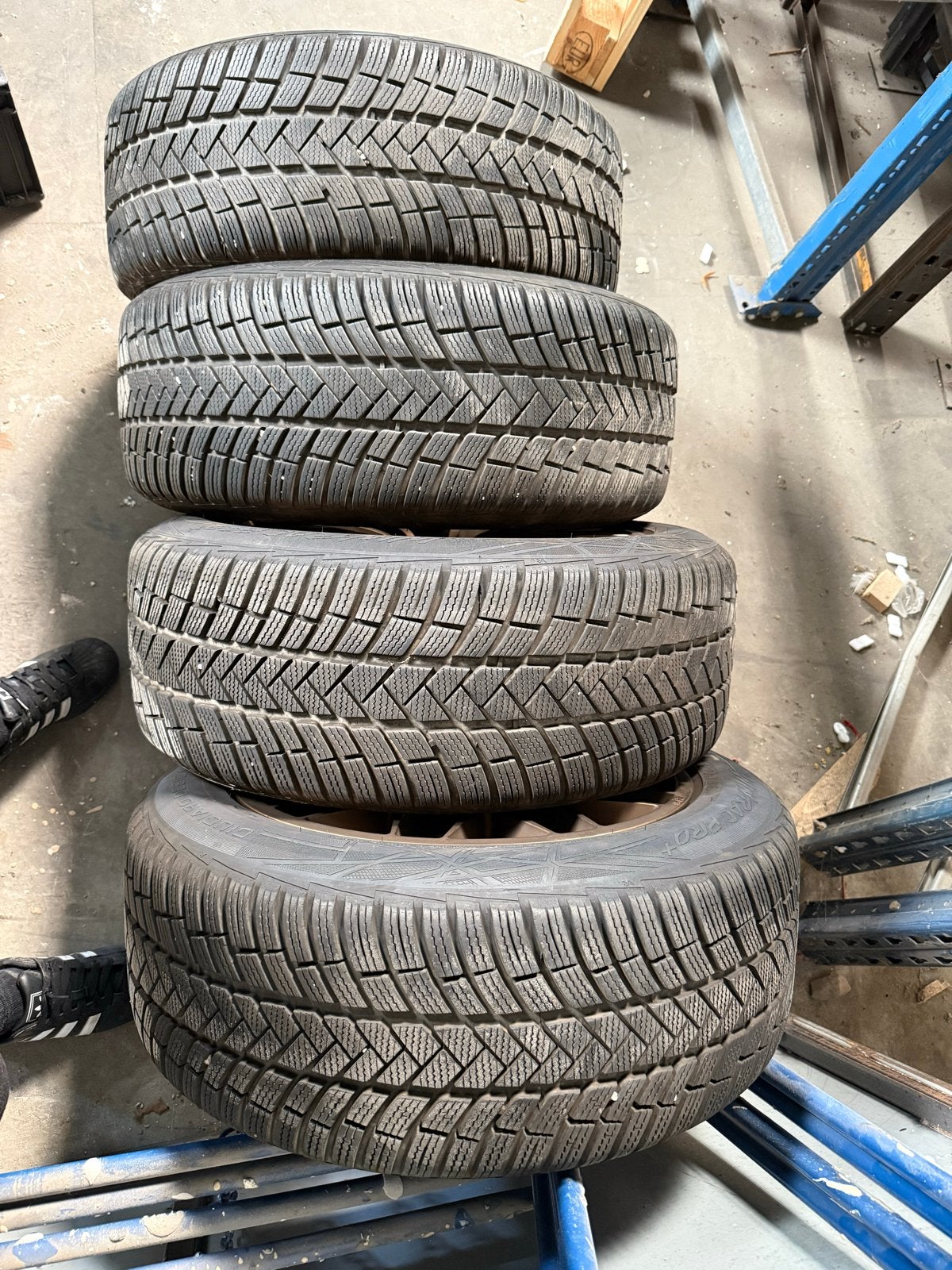 Vredestein Wintrac Pro+ winterbanden met velgen, 18 inch, Gebruikt, Banden en Velgen, 235 mm