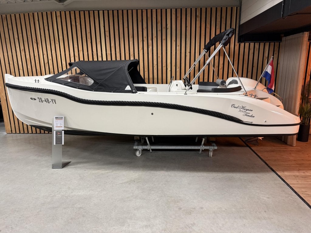 UNIEK! OUD HUIJZER 700 'CABIN' 115PK YAMAHA! KOELKAST TOILET