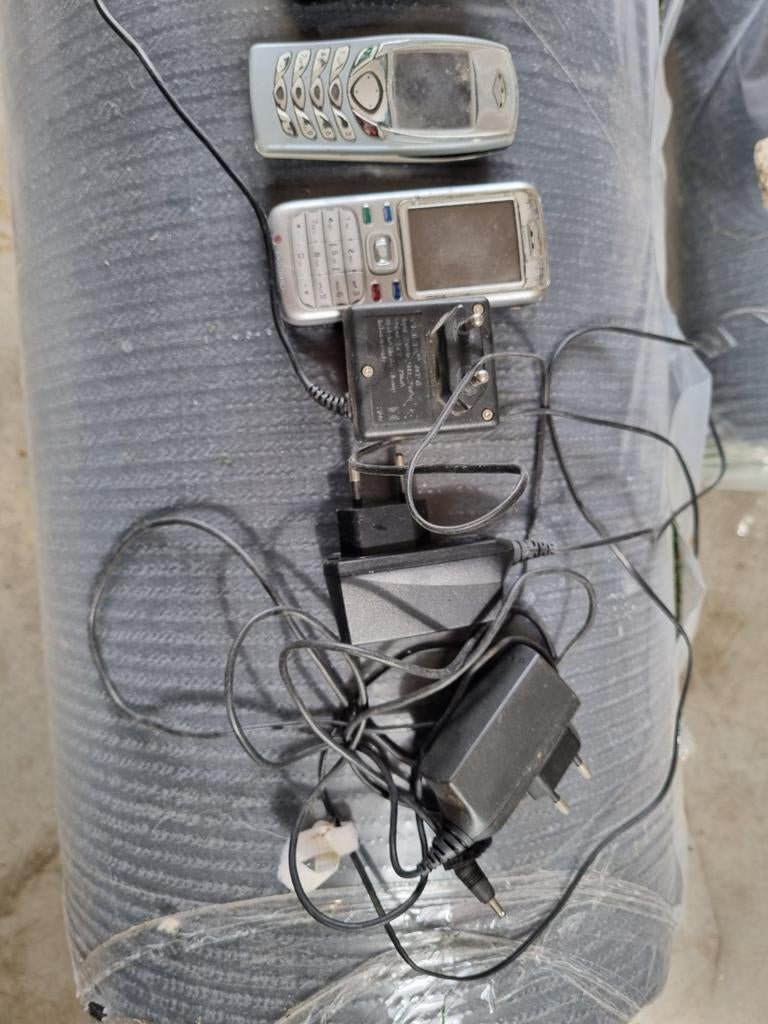 Oude mobieltjes met opladers en accu's - voor de hobbyist, Ophalen, Niet werkend, Overige typen, Nokia