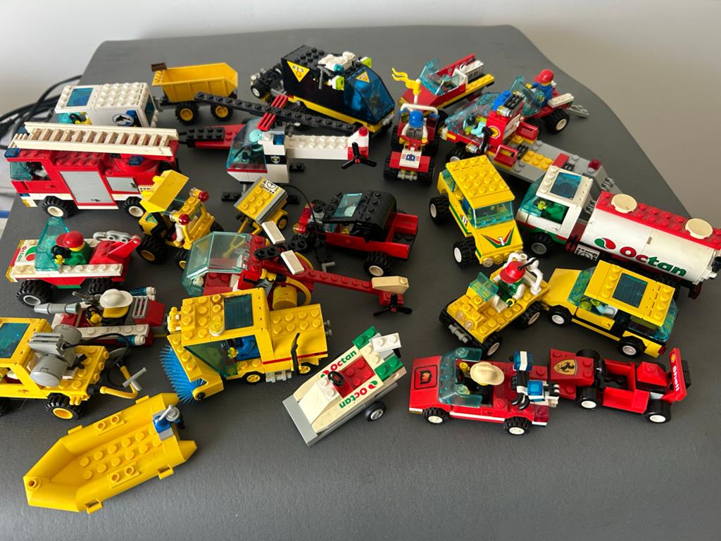Lot vintage LEGO voertuigen en figurtjes, Lego, Ophalen of Verzenden, Meerdere sets, Complete set
