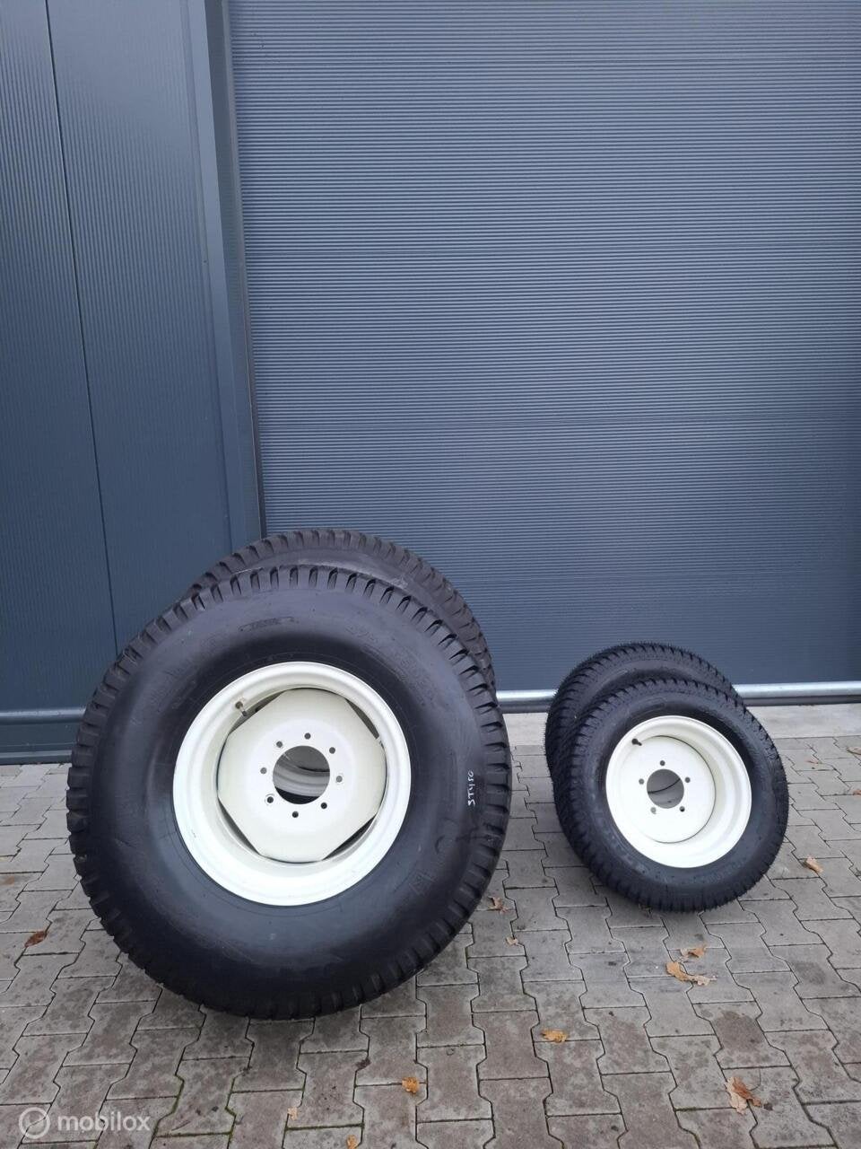 Set nieuwe Bridgestone Gazonbanden op velg, Overige typen, Handelsplein, Bridgestone, Info@westerveldtuinmachines.nl