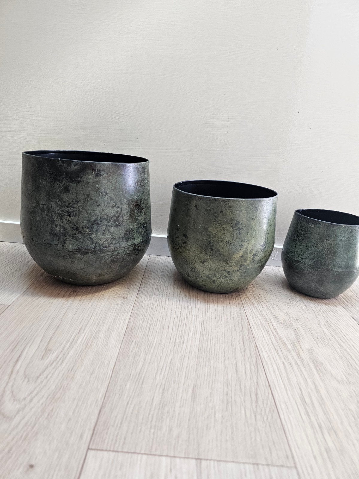 3 groen metalen bloempotten, Ophalen, Rond, Binnen, Zo goed als nieuw