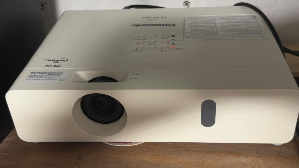 Panasonic PT VX420 Beamer, Ophalen of Verzenden, Zo goed als nieuw