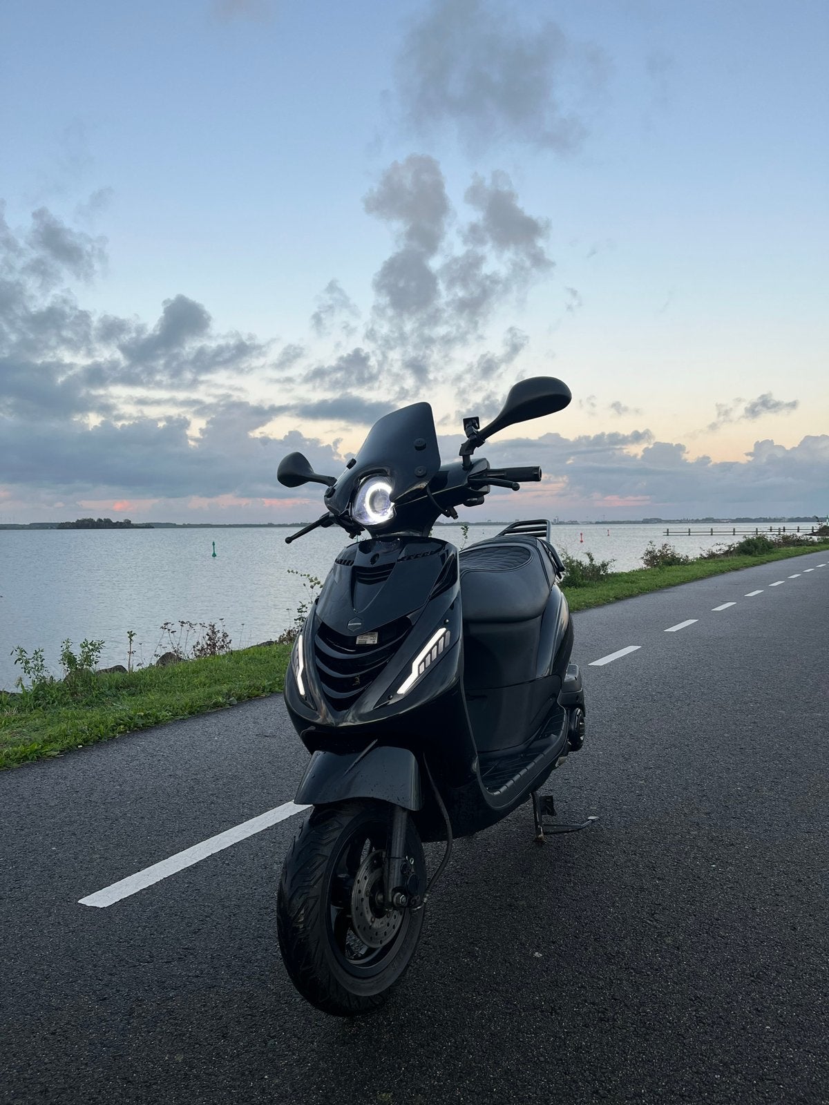 Piaggio Zip 50cc 4 takt, Fietsen en Brommers, Ophalen, Maximaal 45 km/u, Zo goed als nieuw, 50 cc