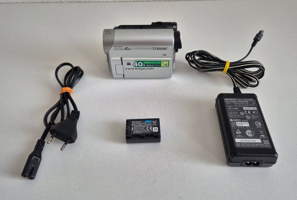 Sony DCR-HC51E MiniDV Digital Video Camera Camcorder, Mini dv, Gebruikt, 20x of meer, Ophalen of Verzenden