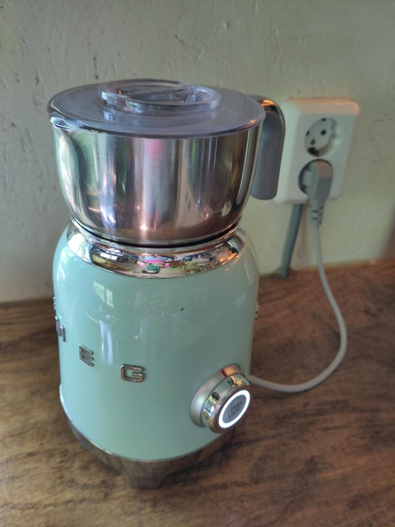 Smeg melkopschuimer MFF11 600ml - Mintgroen - Stijlvol, Ophalen of Verzenden, Gebruikt