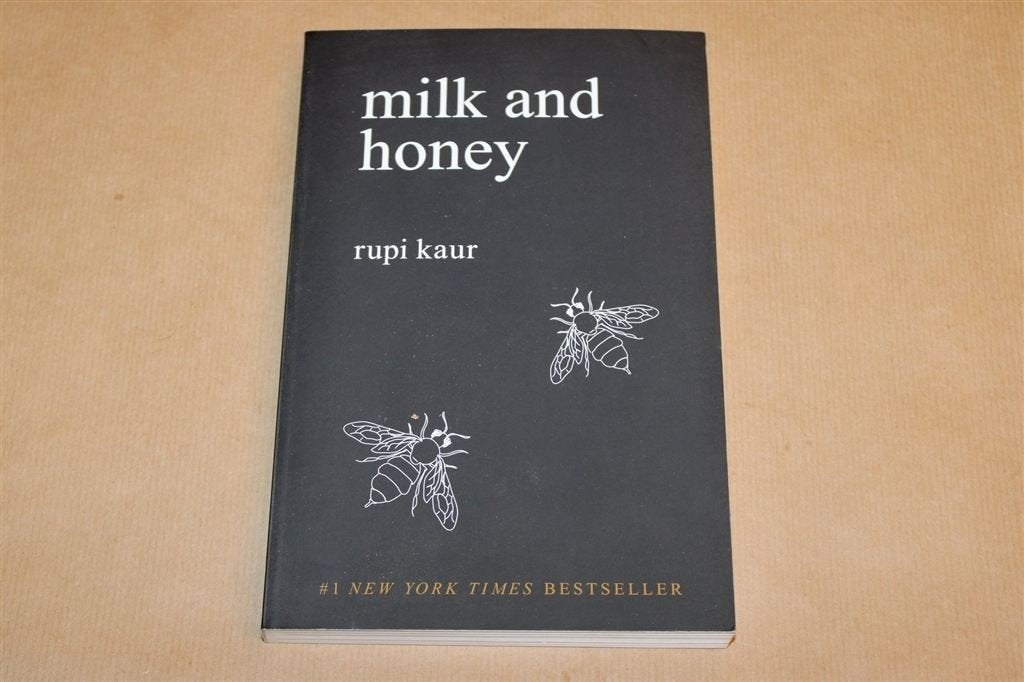 Milk and Honey — Rupi Kaur Poëzie over Pijn, Liefde & Heling, Ophalen of Verzenden, Zo goed als nieuw