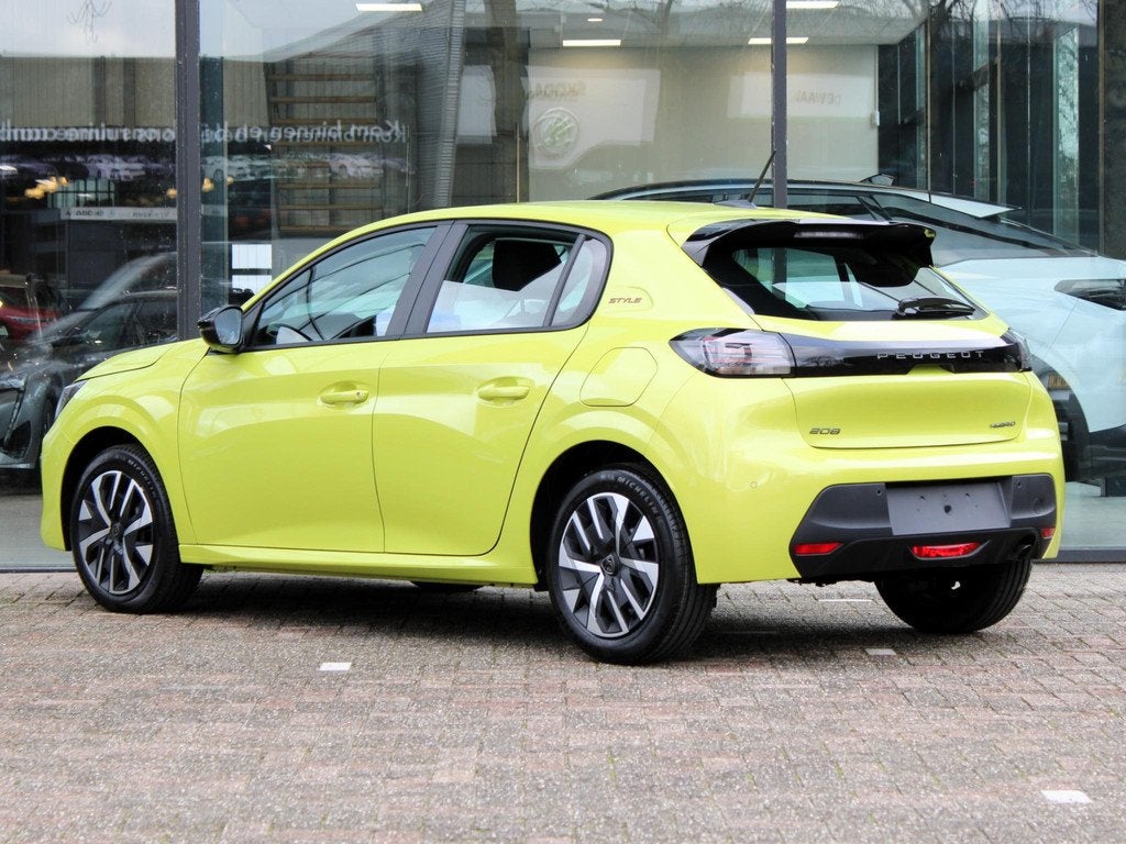 Peugeot 208 1.2 Hybrid 110 e-DCS6 Style VOORRAAD KORTING, Auto's, Peugeot, 12 maanden, LED verlichting, Euro 6, 1199 cc