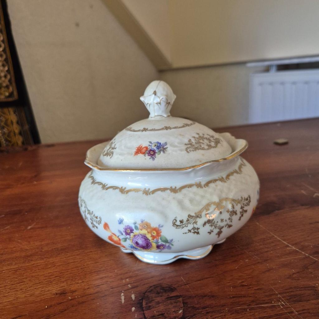 Macarose schaal en suikerpot, Ophalen