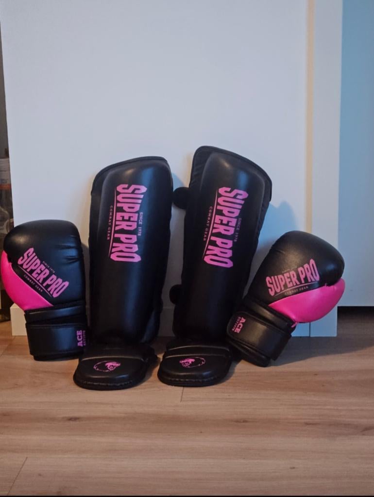 Kickbox setje, Ophalen, Zo goed als nieuw, Overige, Vechtsportmateriaal