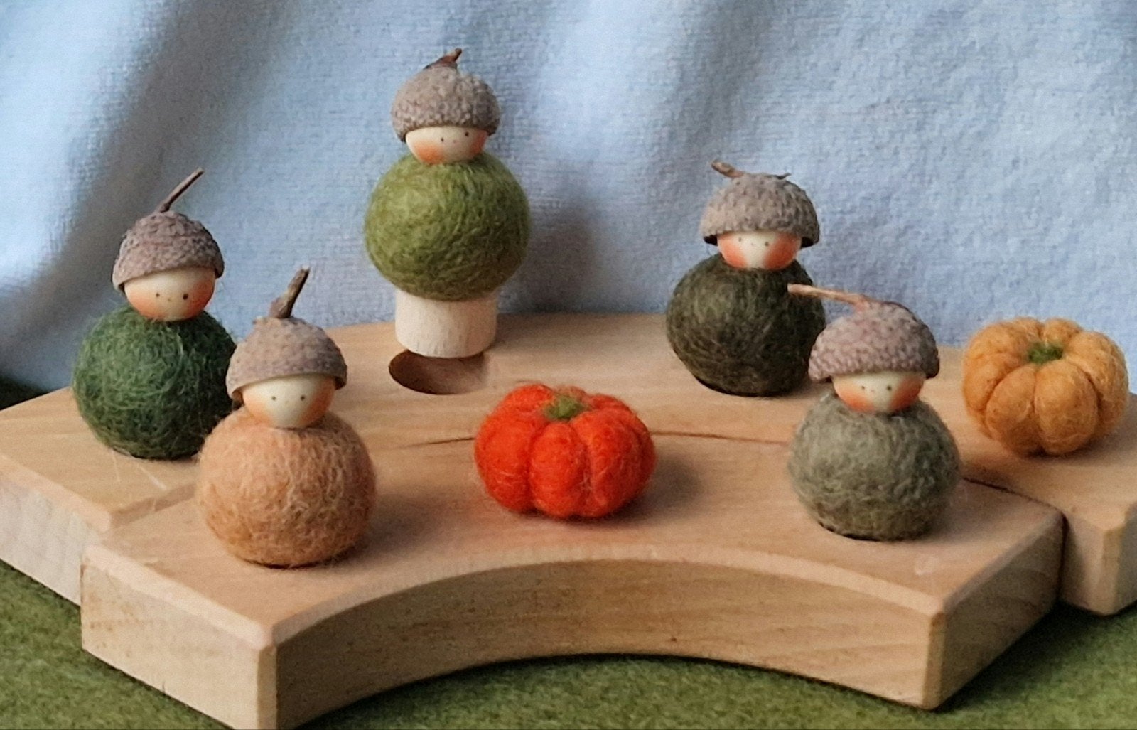 Jaarring steker Vrije School herfsttafel wolvilt pompoen, Verzenden, Nieuw, Figuurtje(s), Wolvilt