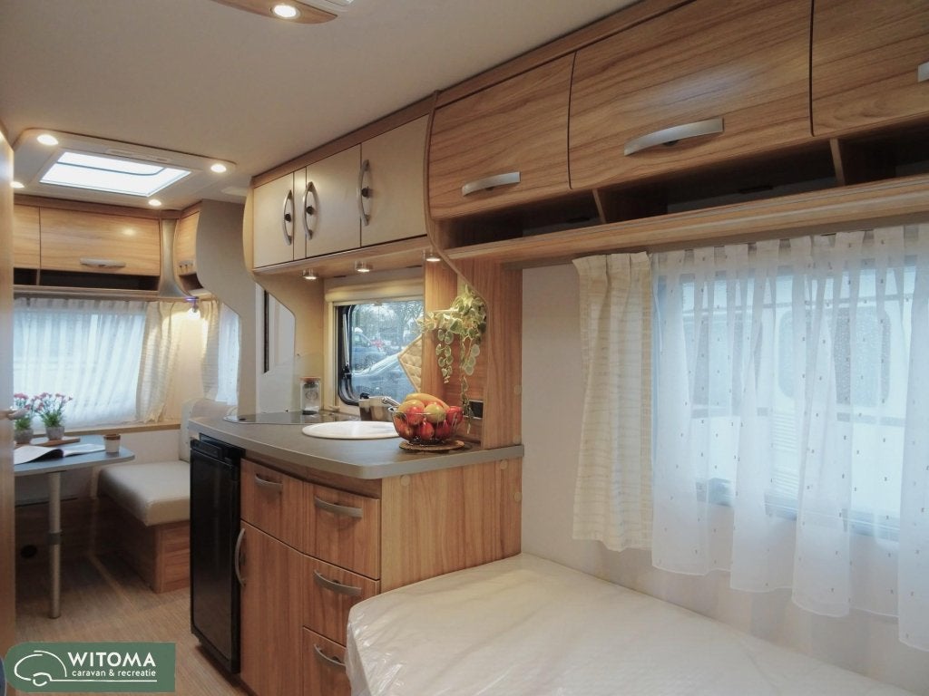 Eriba Nova Light 442 Nu met gratis mover!, Caravans en Kamperen, Caravans, Standaardzit, Schokbreker, Bedrijf, Overige typen