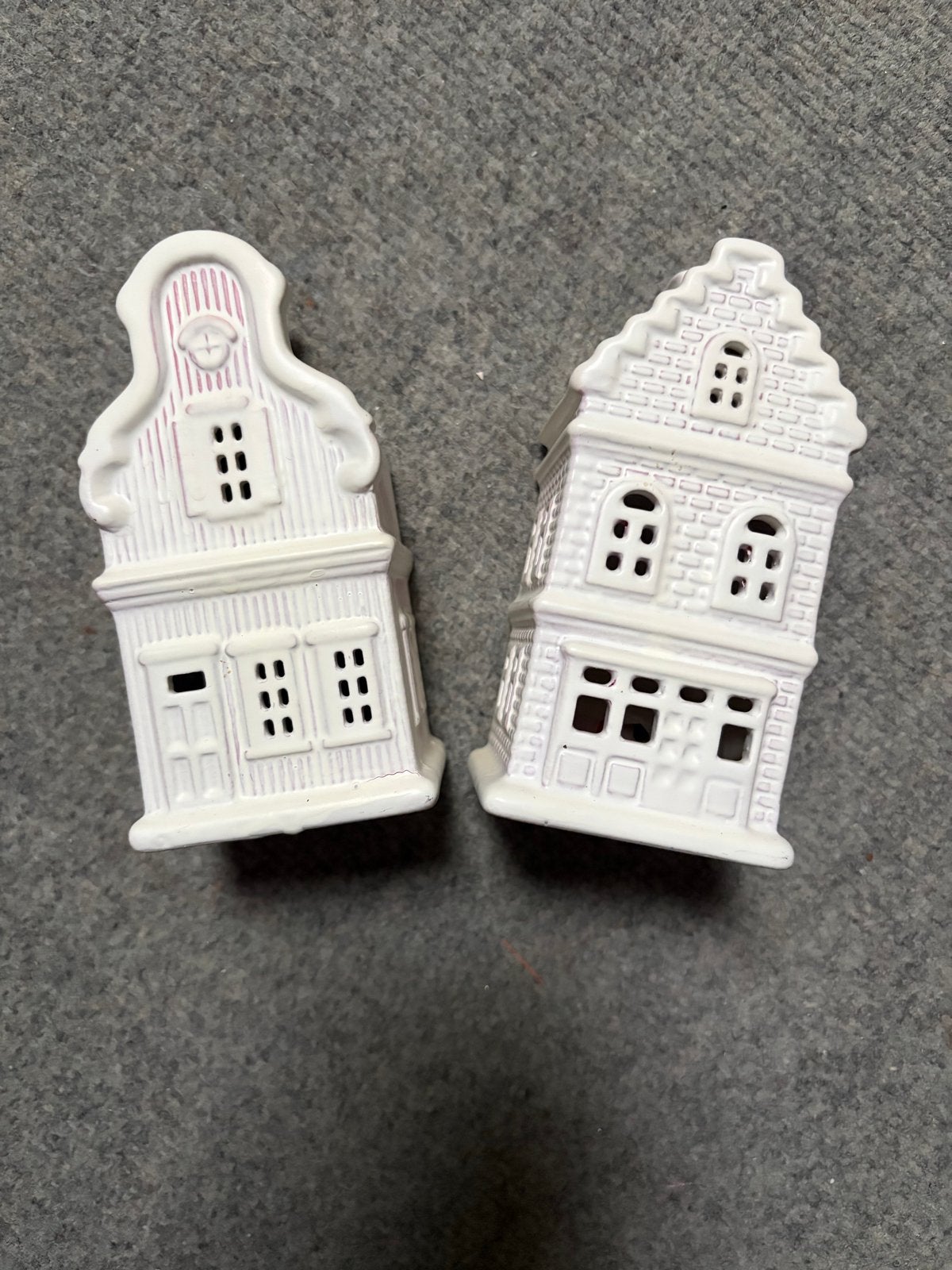 Set van 2 Witte Keramische Huisjes met verlichting, Overige stijlen, Ophalen of Verzenden, Zo goed als nieuw, Wit