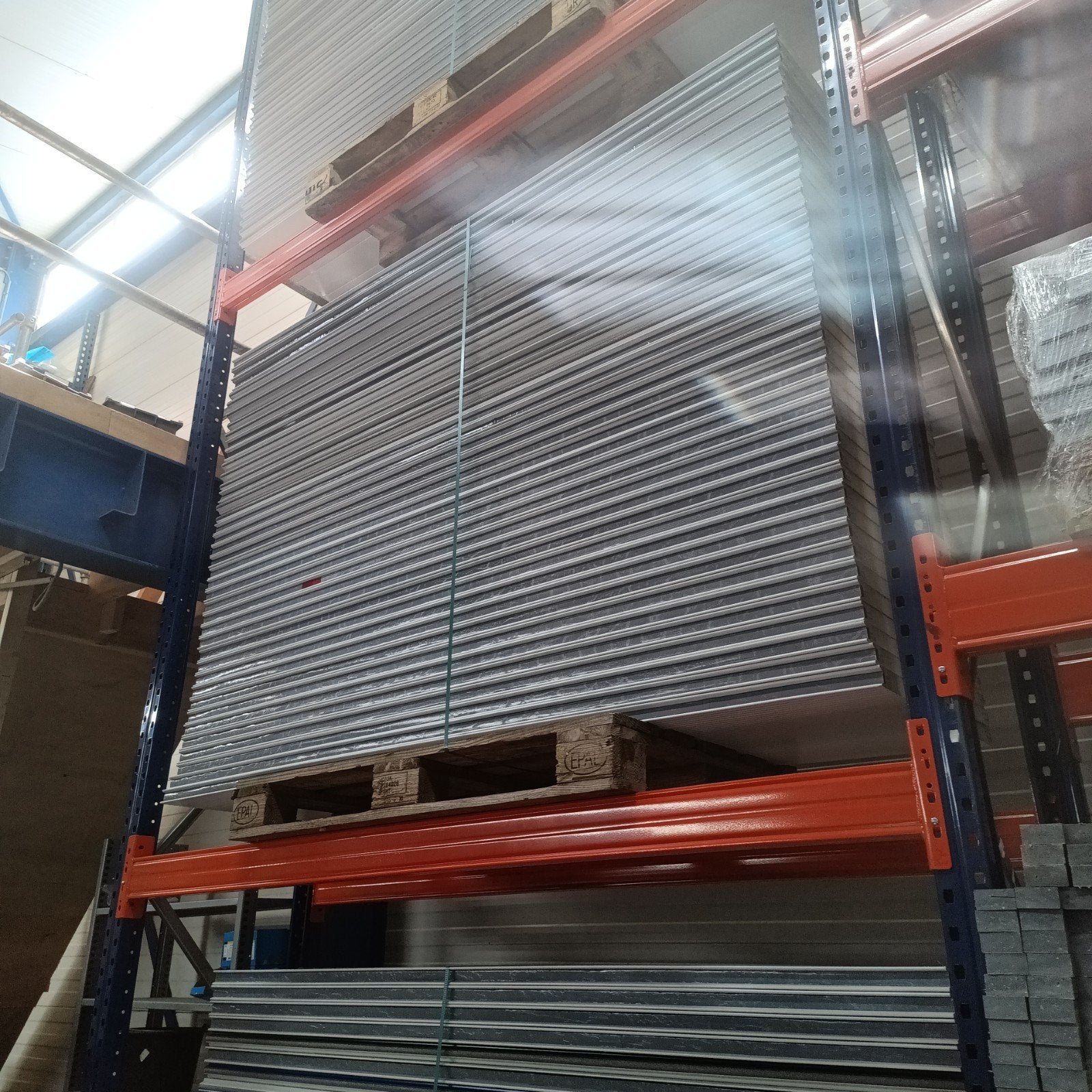 Partij nieuwe sandwichpanelen 4cm dik. 210 lang, Ophalen, 4 tot 8 cm, 15 m² of meer