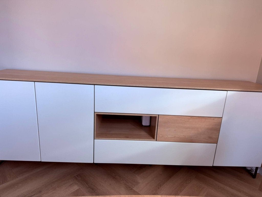 Foto 3 van XOOON Lindfield Dressoir 240 cm – Eiken/Wit (ZGAN!)