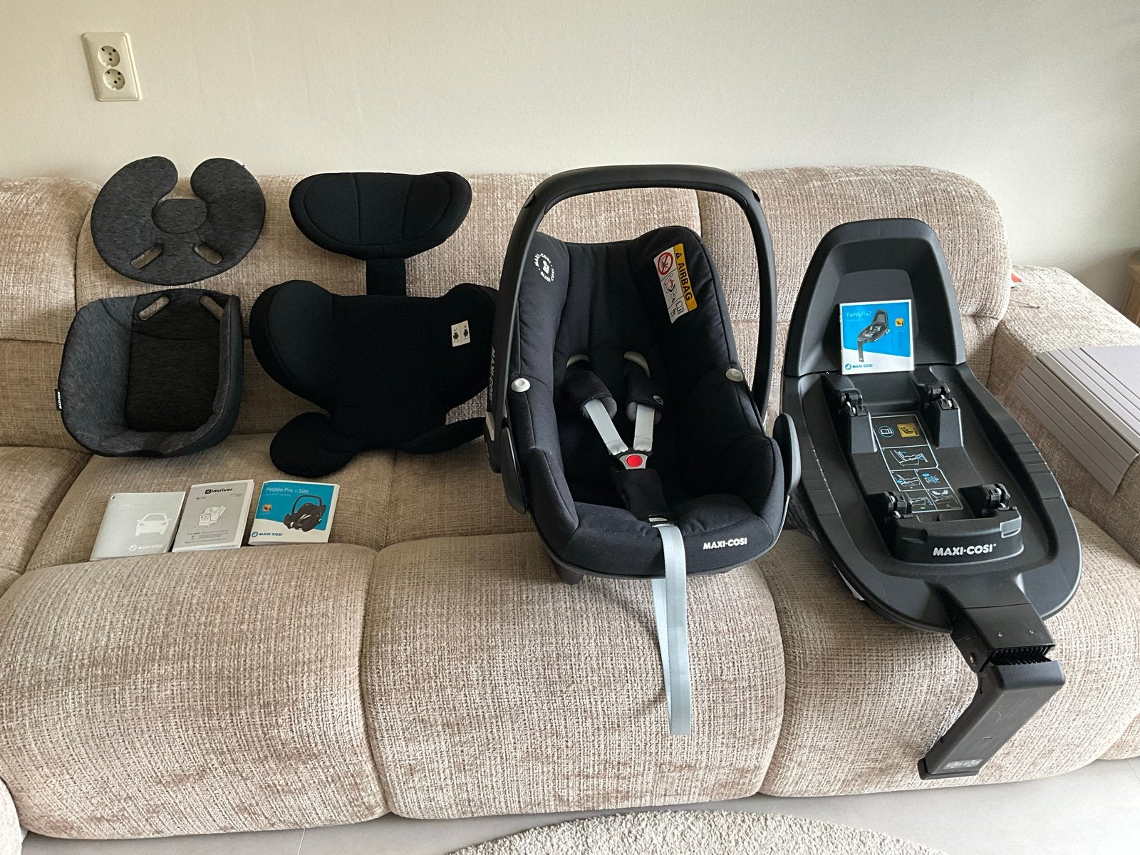 Maxi-Cosi Pebble Pro i-Size + FamilyFix2 Isofix base, Ophalen, Zijbescherming, Zo goed als nieuw, Isofix