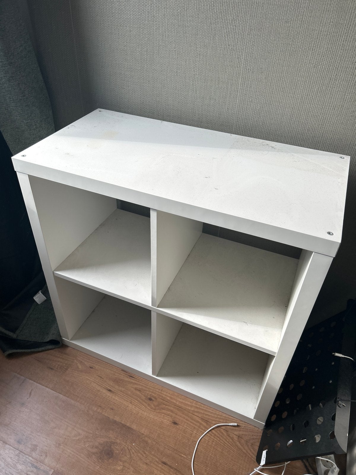 Witte kubus kast met 4 vakken, Ophalen, Met plank(en), Gebruikt, 50 tot 100 cm