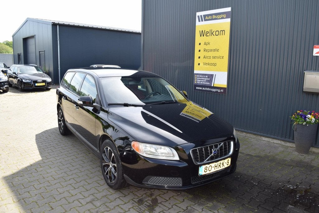 Volvo V70 2.0 Summum Volvo V70 2.0, Auto's, Volvo, Voorwielaandrijving, 145 pk, Gebruikt, 4 cilinders