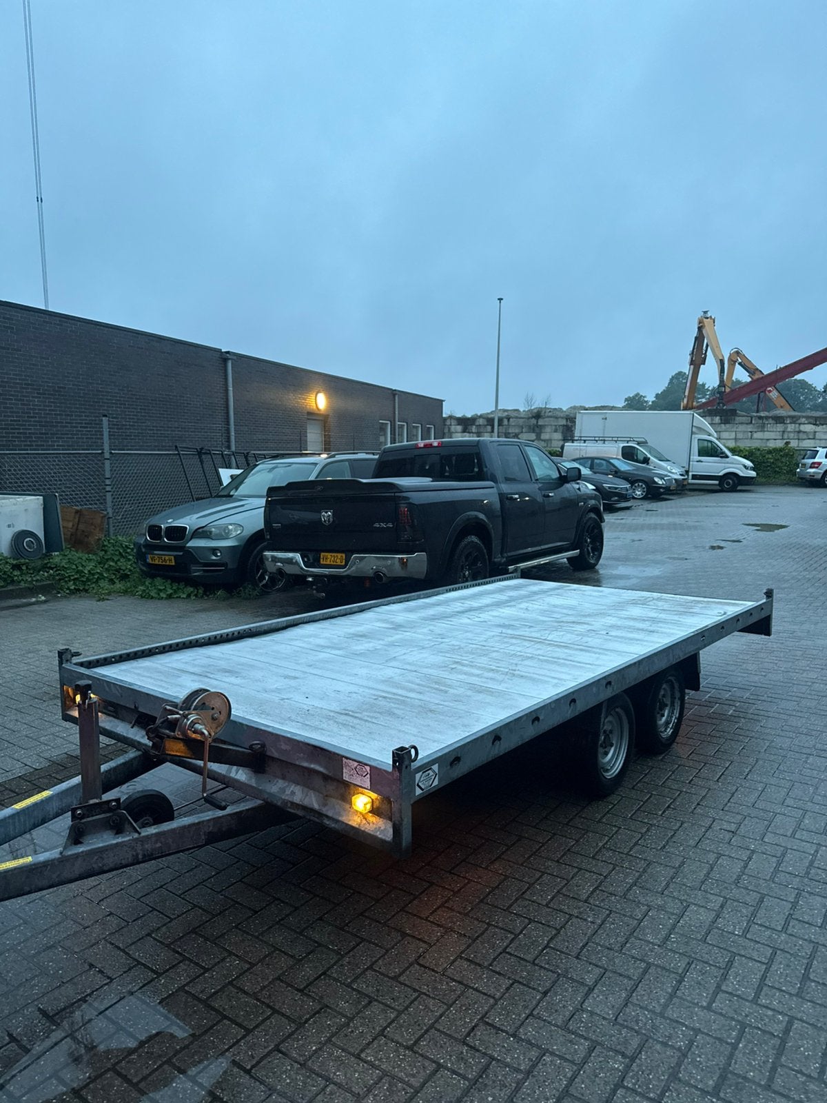 Auto ambulance te huur 4,10 x 2,10 met lier, Aanhangwagen