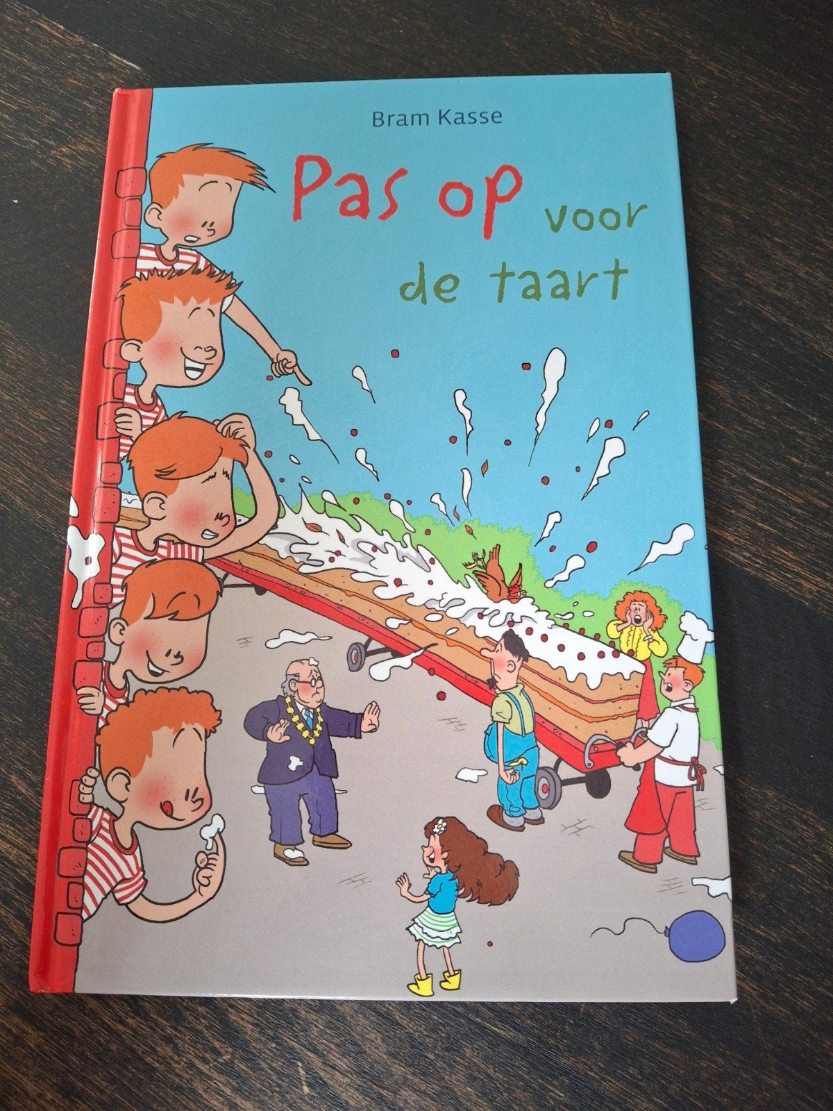 Bram Kasse - Pas op voor de taart, Boeken, Bram Kasse, Fictie algemeen, Ophalen of Verzenden, Zo goed als nieuw