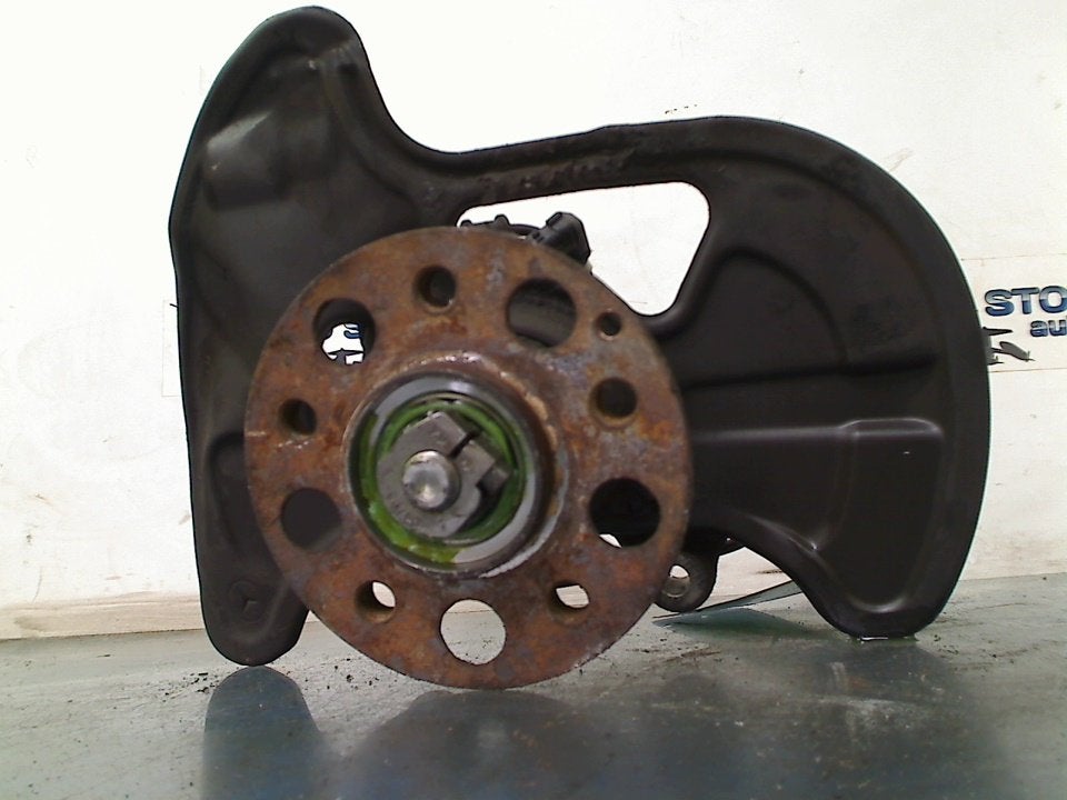 Fusee Links Voor Mercedes-Benz C Estate (S204) (2007-08/..), Gebruikt, Mercedes-Benz AG, Mercedes-Benz, Mercedesstraße 120, Stuttgart 70372, , Duitsland