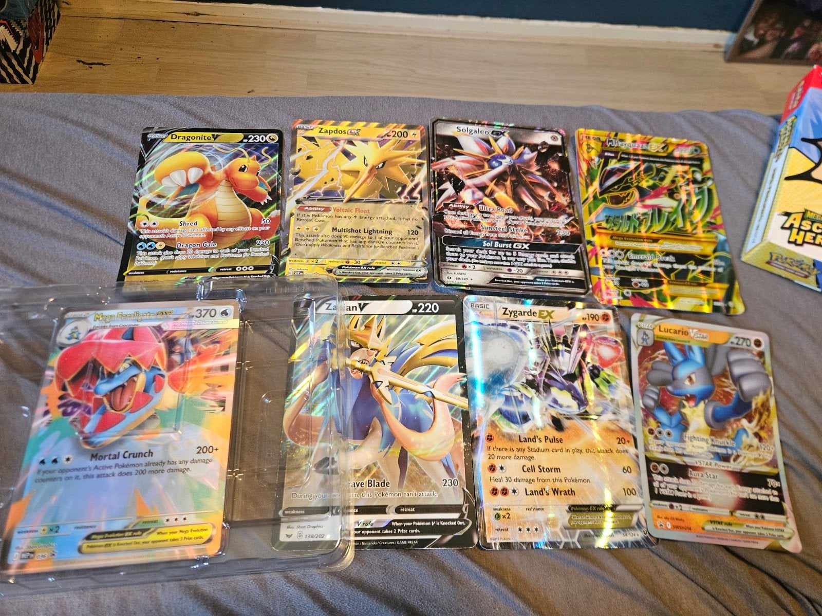 Pokémon kaarten - Dragonite , Zapdos V, Solgaleo GX, Zygard, Ophalen of Verzenden