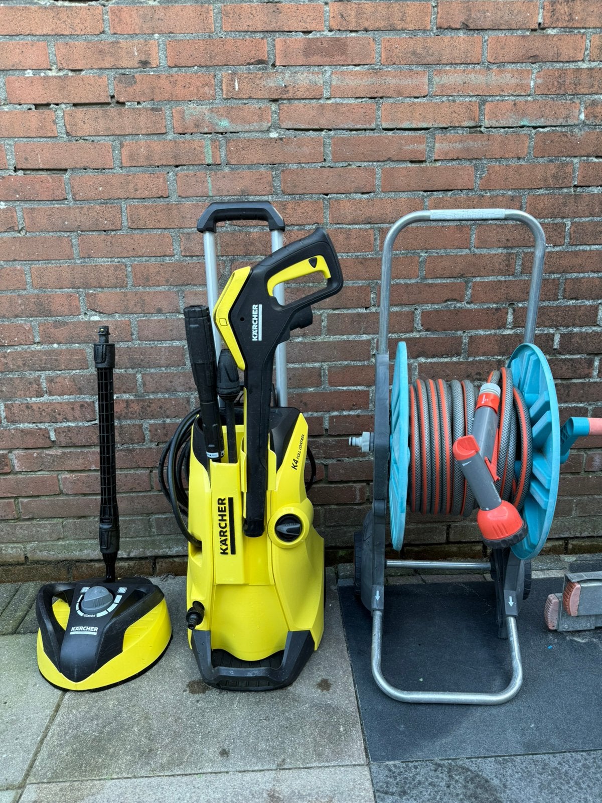Zeer goed Kärcher k-4 met Gardena slang.