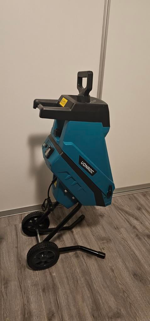 VONROC 2500W Hakselaar - Geschikt voor 45mm takken, Ophalen, Zo goed als nieuw, Elektrisch, VONROC