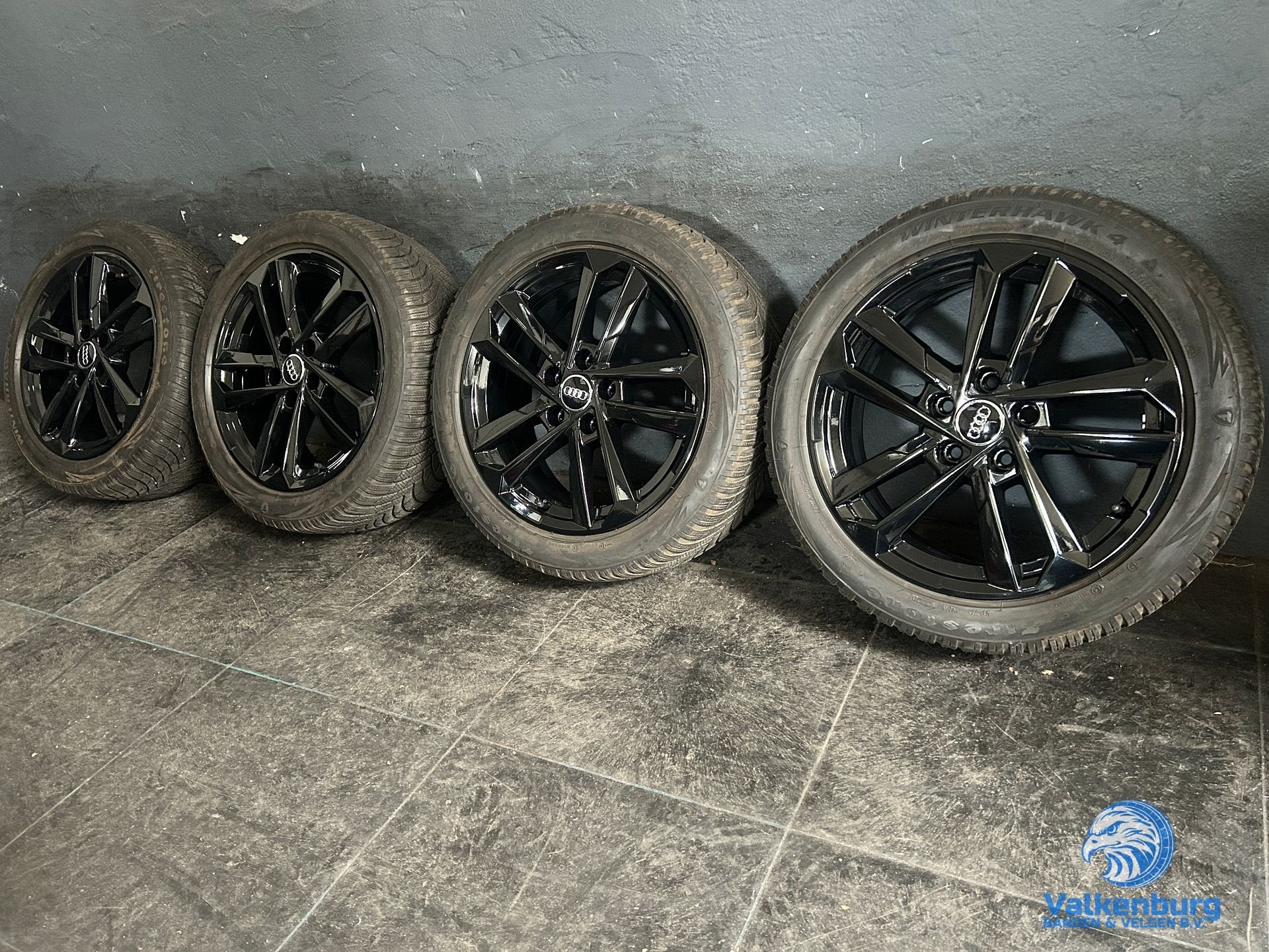 7mm! Originele Audi A3 8Y 17 inch zwarte velgen 5x112 winter, Auto-onderdelen, Gebruikt, -, -, Banden en Velgen