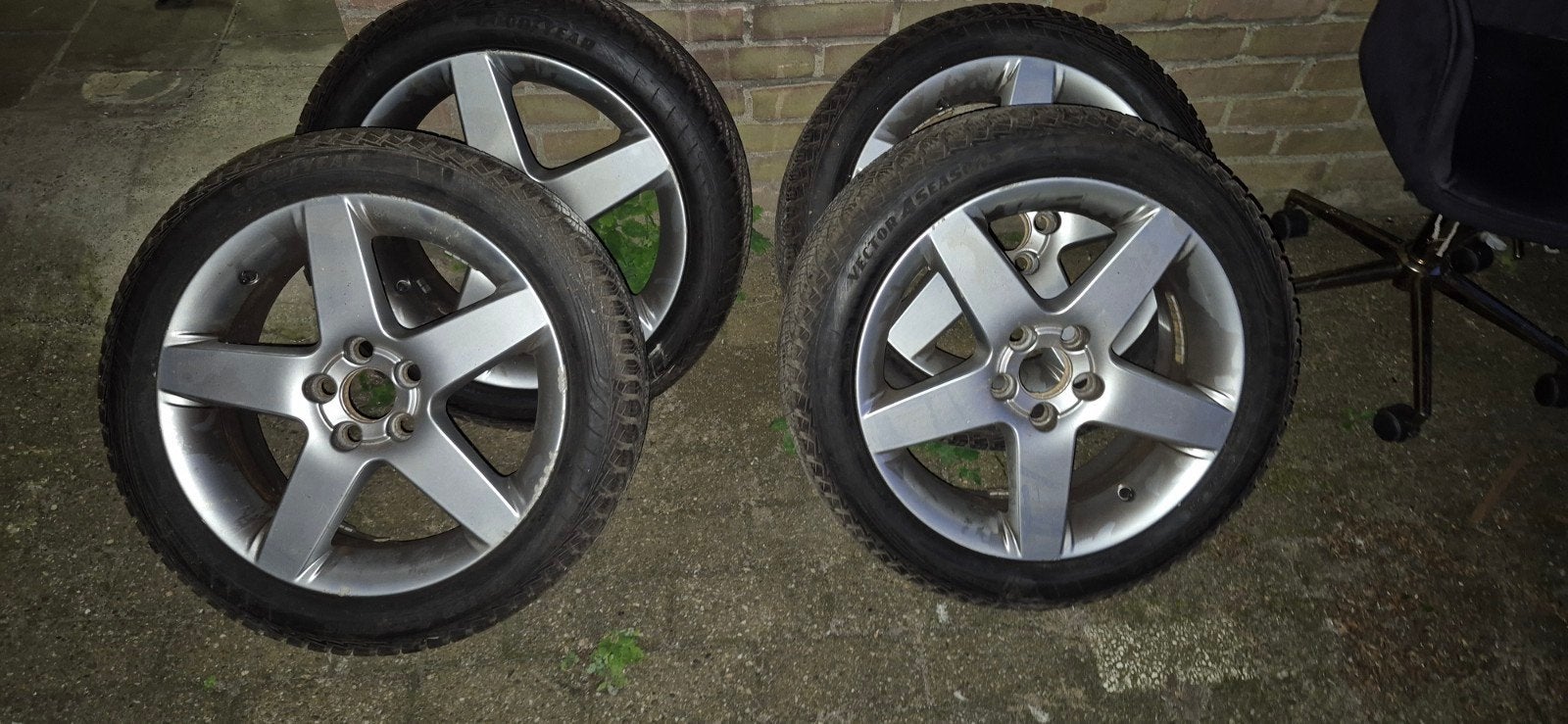 Velgen Volvo V50 (2007) met Goodyear Vector 4 Seasons banden, Ophalen, Gebruikt, Banden en Velgen, 17 inch