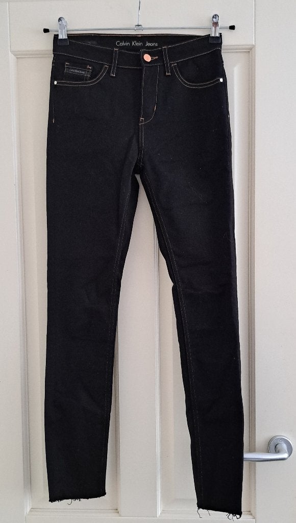 Calvin Klein Jeans raw afgewerkt zwart skinny mt 26 nr 50539, ., Zwart, Ophalen of Verzenden, Zo goed als nieuw