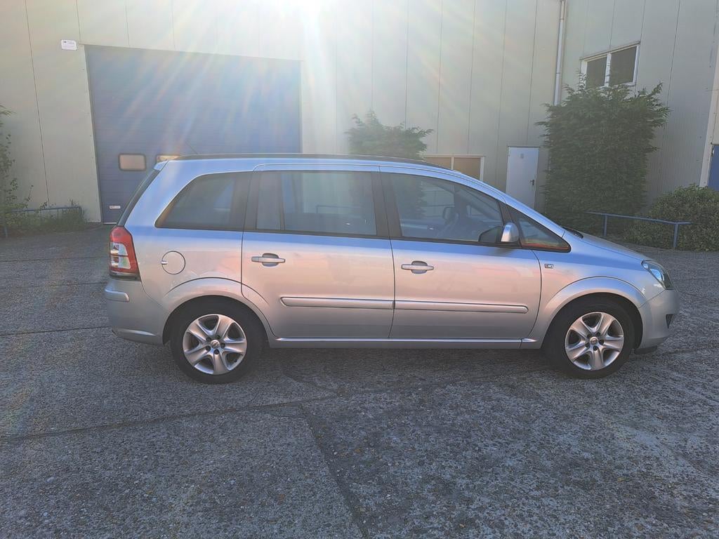 Opel Zafira 1.6 16V 85KW 2013 Grijs 1jaar vol APK 7-persoons, Voorwielaandrijving, Euro 6, 4 cilinders, 7 stoelen