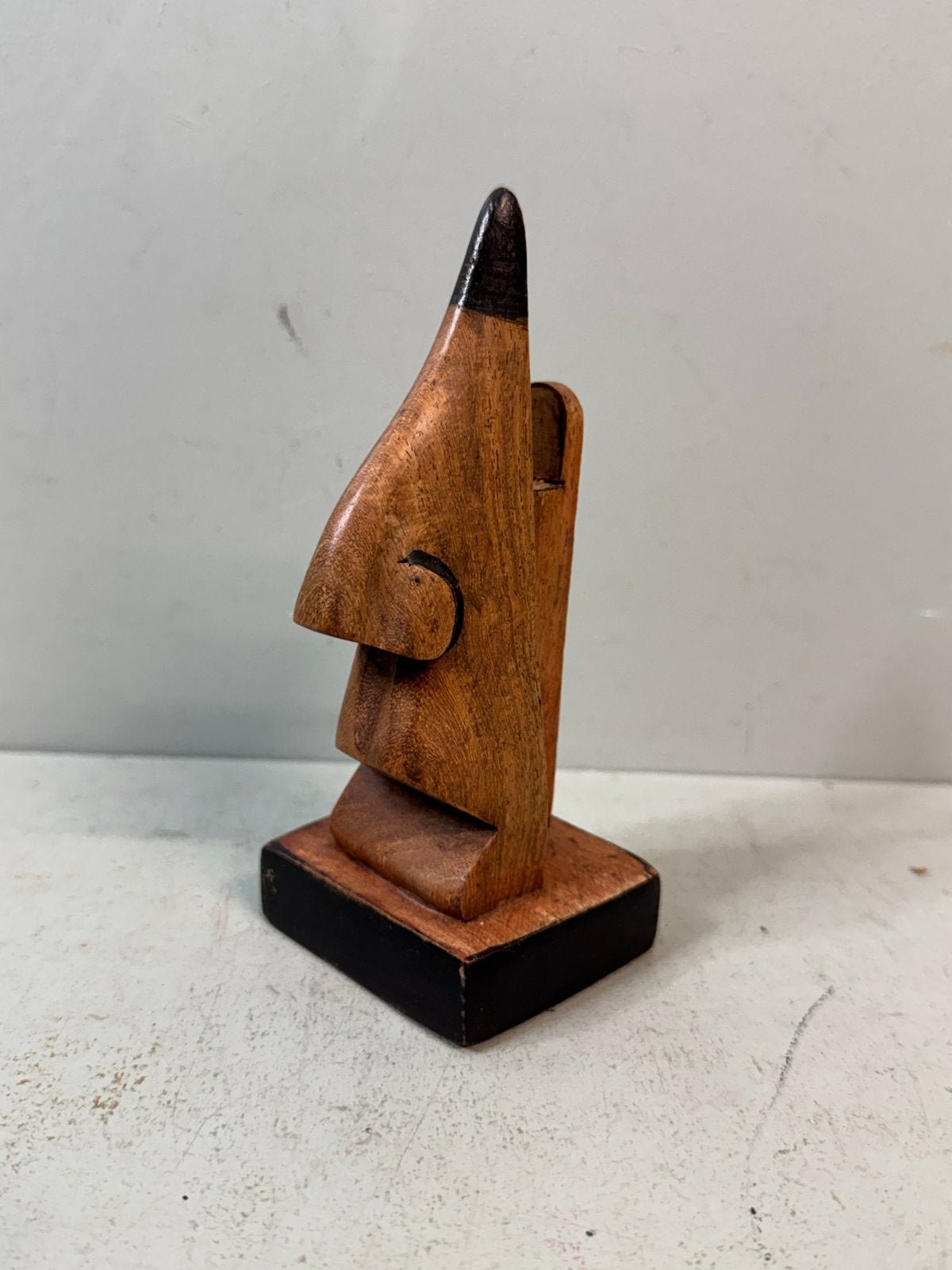 Unieke houten brillenhouder in de vorm van een neus, Hout, Gebruikt, Overige stijlen, ?