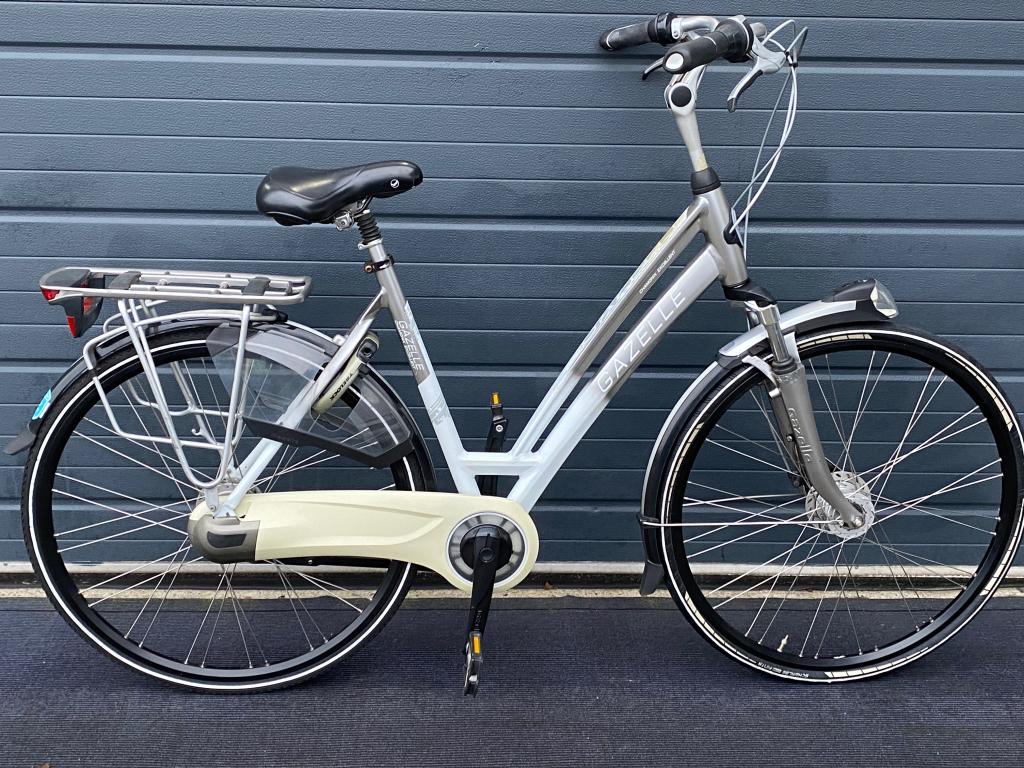 Gazelle chamonix D53 grijs/wit, Fietsen en Brommers, Fietsen | Dames | Damesfietsen, Gebruikt, Gazelle, (Extra) lage instap, Versnellingen